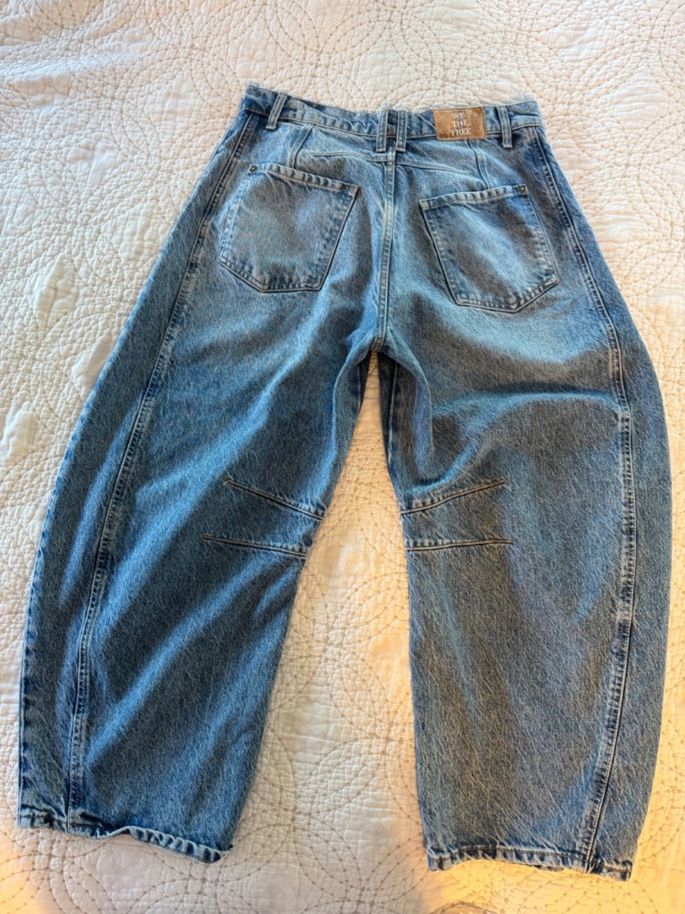 We The Free Mid Rise Barrel Jeans. Size 29 - Picture 5 of 5